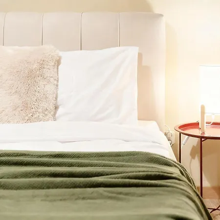 Modern Comfort With Balcony سالونيك