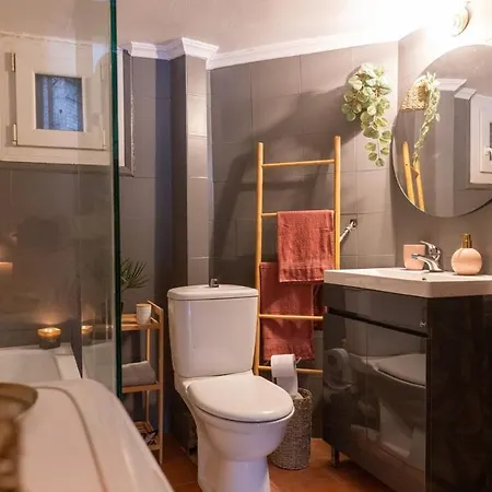 Lejlighed Modern Comfort With Balcony