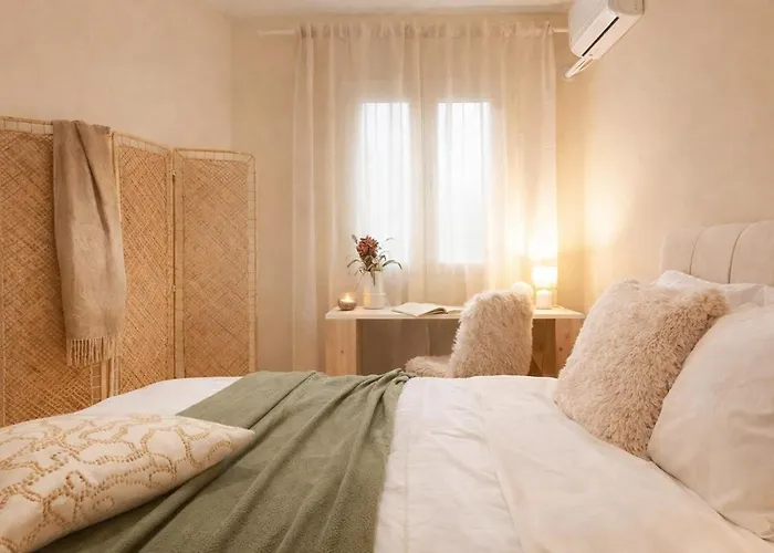Modern Comfort With Balcony Салоники