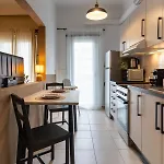 Lejlighed Modern Comfort With Balcony *