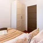 Lejlighed Modern Comfort With Balcony
